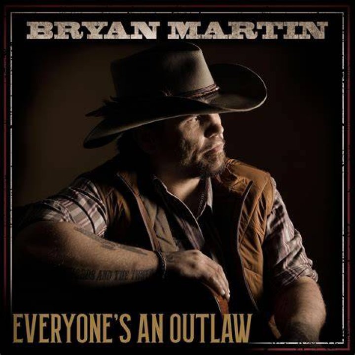 Everyones an outlaw lyrics