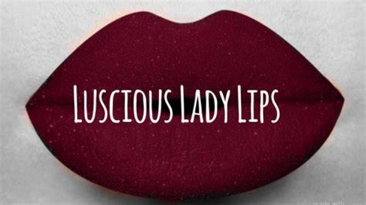 Ruby red lips lyrics