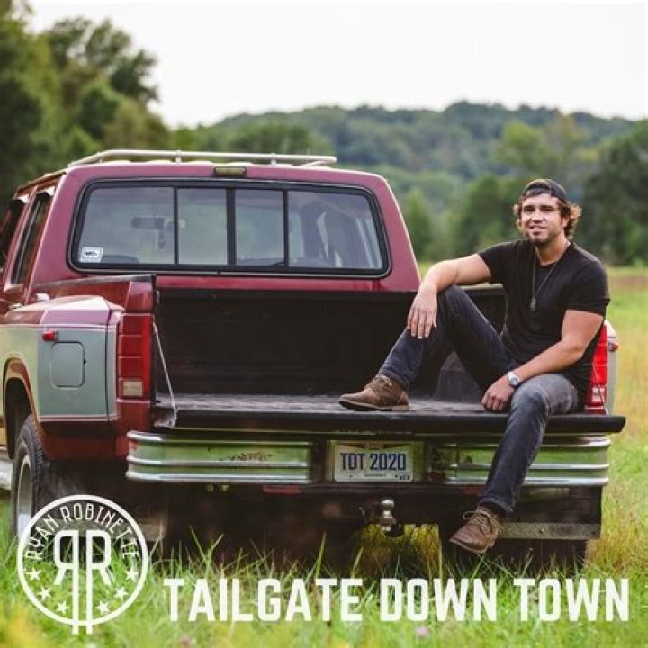 Tailgate down lyrics